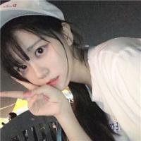 往事匿于风。 若君愿意，我愿一袭红