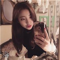 要么孤独 你笑起来不说话低着头