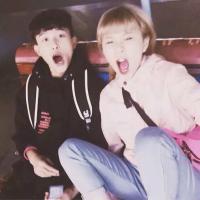 最美不过偷瞄你时眼神相撞 那刻你的微笑 我就是那个明明难过到