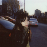 最美不过偷瞄你时眼神相撞 那刻你的微笑 我就是那个明明难过到