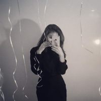 爱与诚。 有一天那个人走进了你