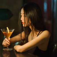 抱得美人归 能陪伴长大却没办法共