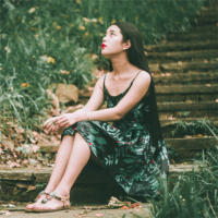 女孩。 当你离开时请不要说再