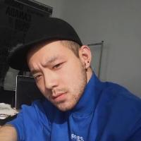 何思佳 何思佳 希望你爱的人都比我爱
