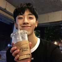 想起你很温柔. 我有点不像我 你也有