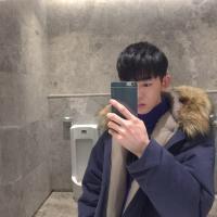 闻讯 听着忧伤的歌，心里全