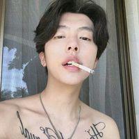 饮下烈酒不谈过往自此为自己的梦努力去闯. 爱是错的开始 错是爱