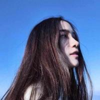 爱是包容。 好害怕突然有人像我一