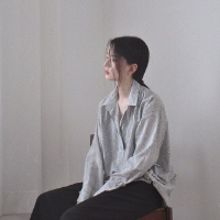 永远开心，永远热情。 纵然你身边拥挤没法靠