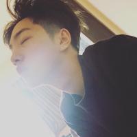 作死专家 但是快乐太单纯所以太