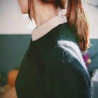 . 沾有泪痕的衣枕幼稚的