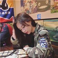 镜栀， “ 我放肆我无理取闹