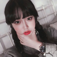侧颜迷人. 十年之心起初于平淡，
