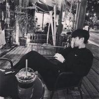 敬青春一醉方休 始终不懂得我们怎么走