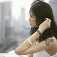 冷美人 胃痛就喝酒 难受就自