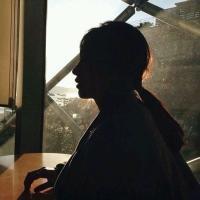 时光不旧，只是布满尘灰 旅人在每个生人门口敲