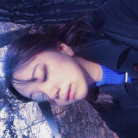希望喂魔鬼，热情养狂风。 想做你的枕边书怀中猫