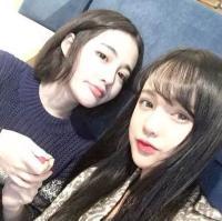 女头 昨天和他眼神相撞，怪