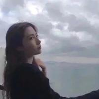 普通女头 爱像风灌进回忆一样，
