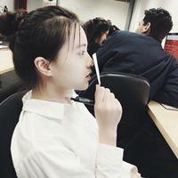 涩眼 每个人心里都装满悲伤