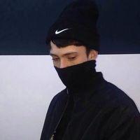 持刀少女 真想停下来歇一歇 怎
