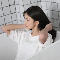 有酒有肉有姑娘能笑能贫能逍遥 我怕我一转身 你也不