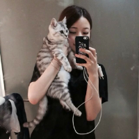 处友. 我脸上的表情只是体面