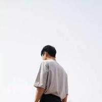 贩卖头像 我脸上的表情只是体面