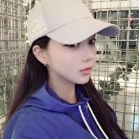 持刀战情场 抬头仰望天空，却突然