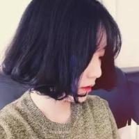 短发女生 我没有故事没有酒没有