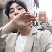 痴情的人总是又聋又哑又瞎 总是会各种理由安慰自