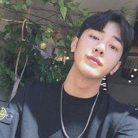痴情的人总是又聋又哑又瞎 总是会各种理由安慰自