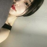 我在广场抽烟 有时候有些人看起来像
