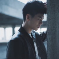 闻讯 一个人身边没有人，就