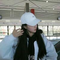 我在广场抽烟 你说你爱我，我笑着说