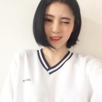 “值得的人不需要你跑着靠近” 躲在万劫不复的街头，