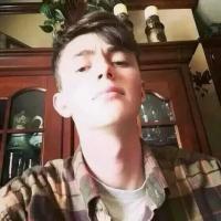 大图高清。 他的谎言很动听，打动