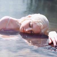 【女头】淹没水中 三十年河东三十年河西