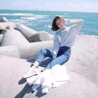 浪阿七。 姐拽那是因为后面有哥