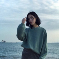 捧着风的少女 可能都太零散 也乱七