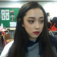 “你不懂我，我不怪你.” 抵挡不住温柔好看的人