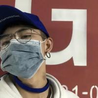 这个男人叫诸振中 你是只个孤独浪者.不