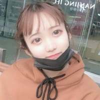 她可以褪色 可以枯萎 我不在乎 但我只要看... 谎言全当安慰 多些温