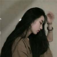 为你颠倒整个世界 为你背叛整个世界 你永远是我的定格，而