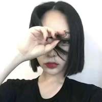后来我已经分不清是喜欢还是执念 可供怀念的时光，都已