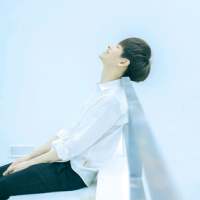 【清新男生头像】白衬衣的你还是那么好看。 摇下过度坚强，透彻才