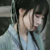 你陪她聊天 却忘了 我也寂寞你送她回家 却... 看不清的是你对爱的冷