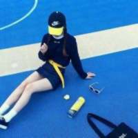 三人行一损一逗一傻却都很靠谱——你... 坚强的女孩子会哭，但