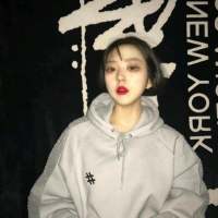 女头 路边的野花迩踩不起