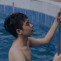 “一个女孩所能发的最大的脾气就是如同哑巴... 这样的决定或许有点感